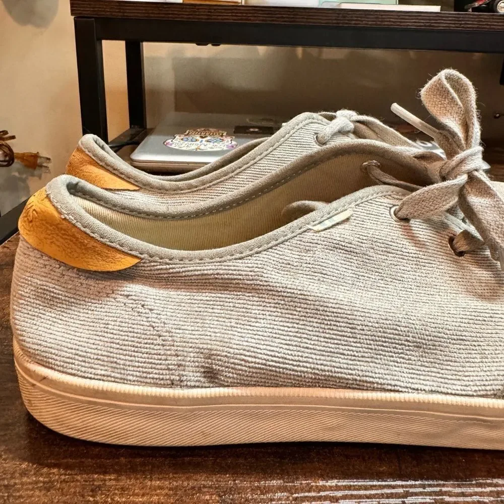 Tom’s Carlo Gray‎ Corduroy sneakers size 9